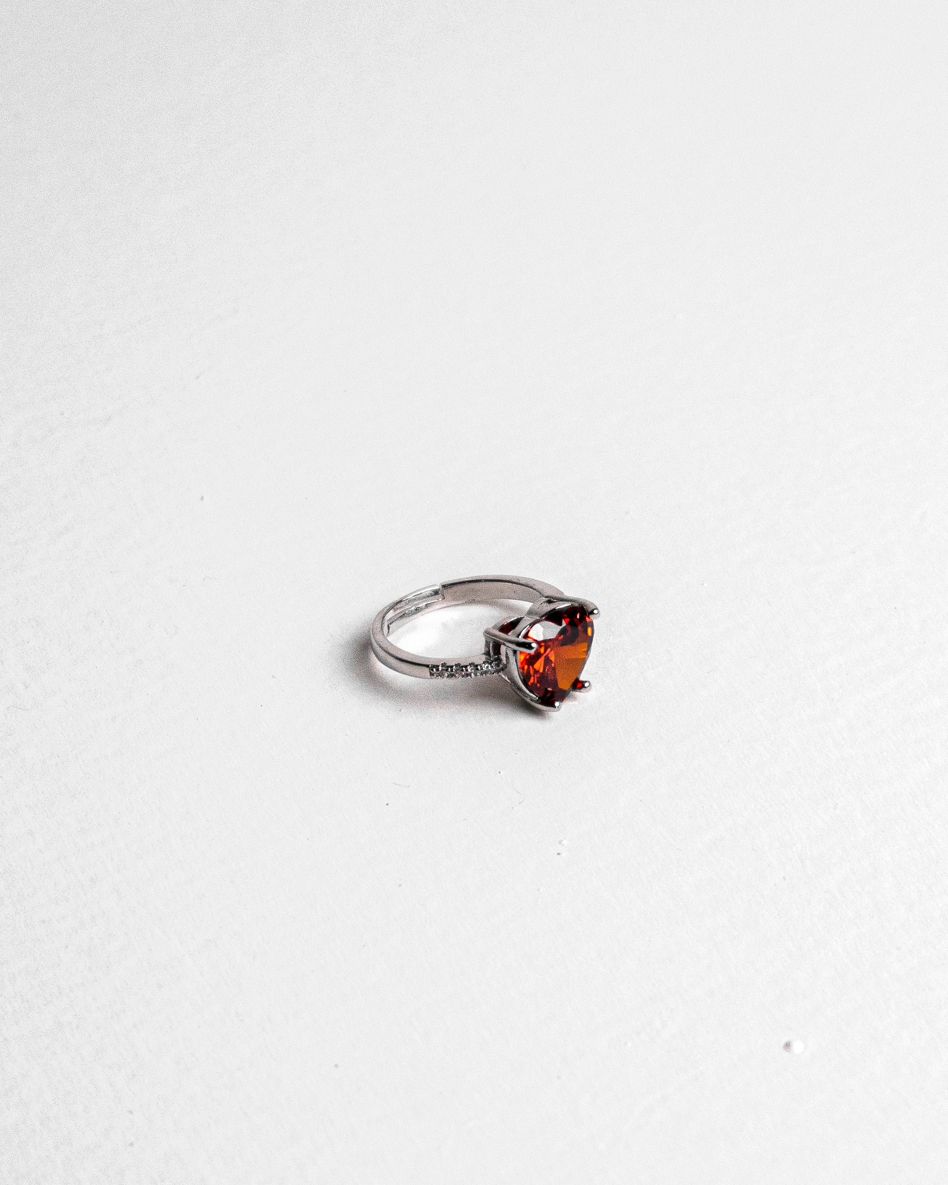 HEART OF EVE RING - Count Valentine