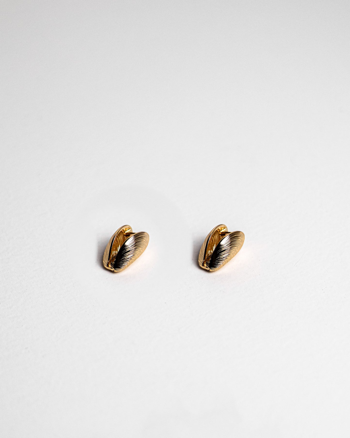 SEASIDE WAVES EARRINGS - Count Valentine
