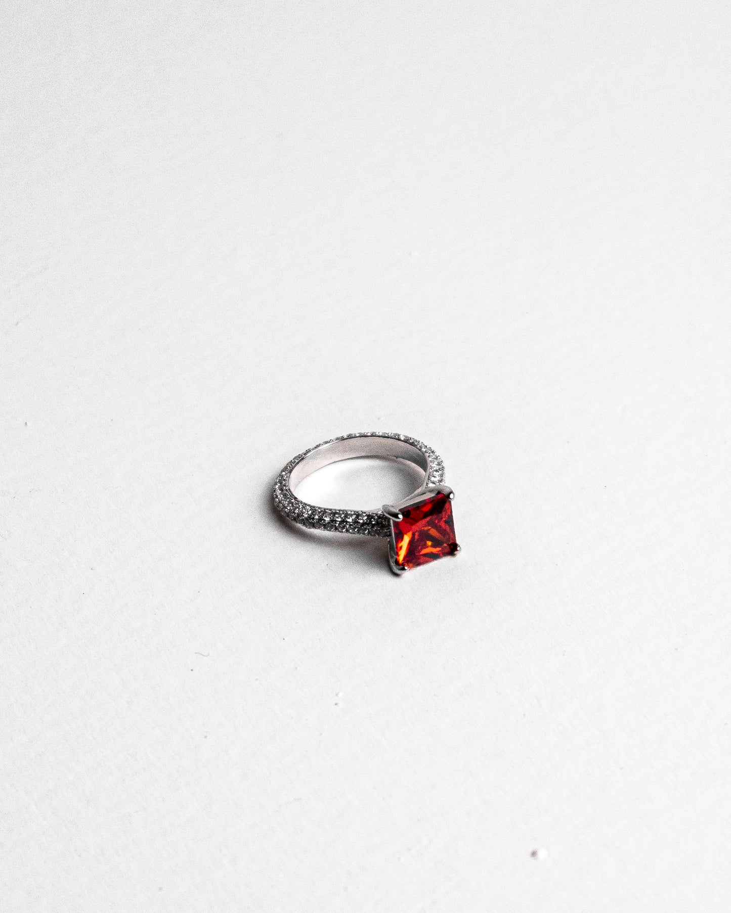 LUSTRE ROYALE RED GEMSTONE RING - Count Valentine