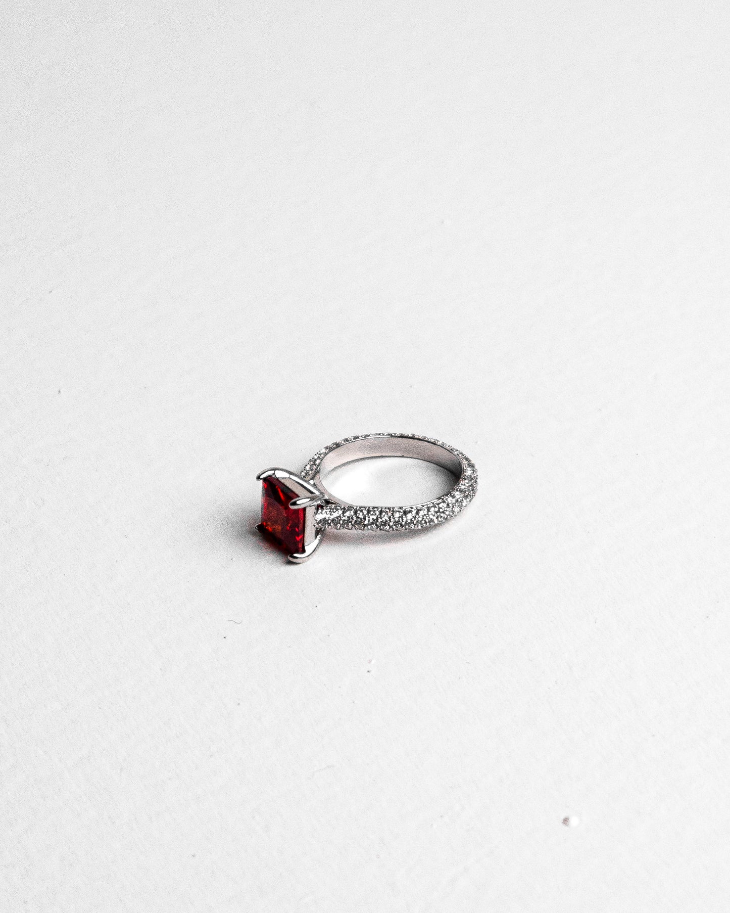 LUSTRE ROYALE RED GEMSTONE RING - Count Valentine