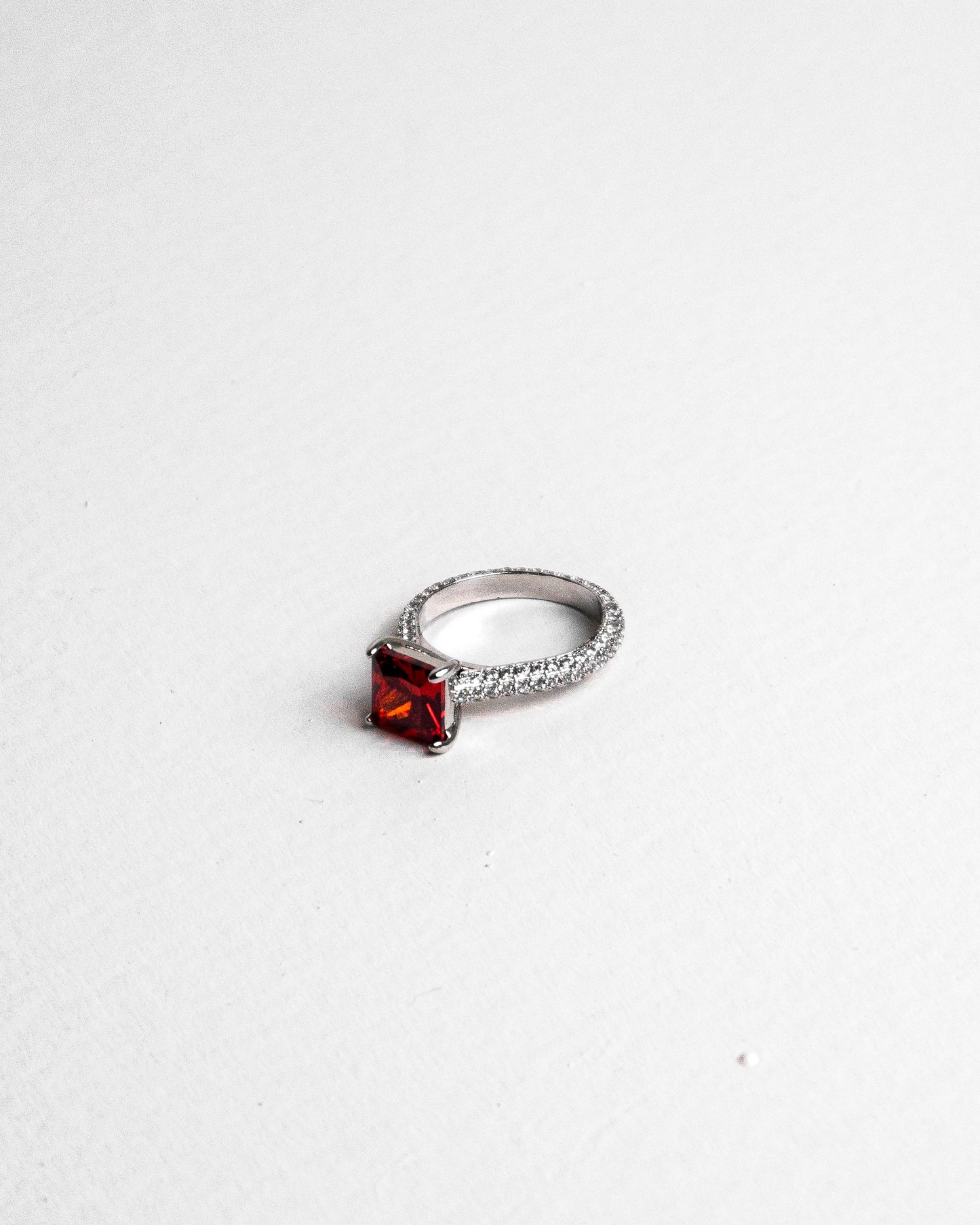 LUSTRE ROYALE RED GEMSTONE RING - Count Valentine