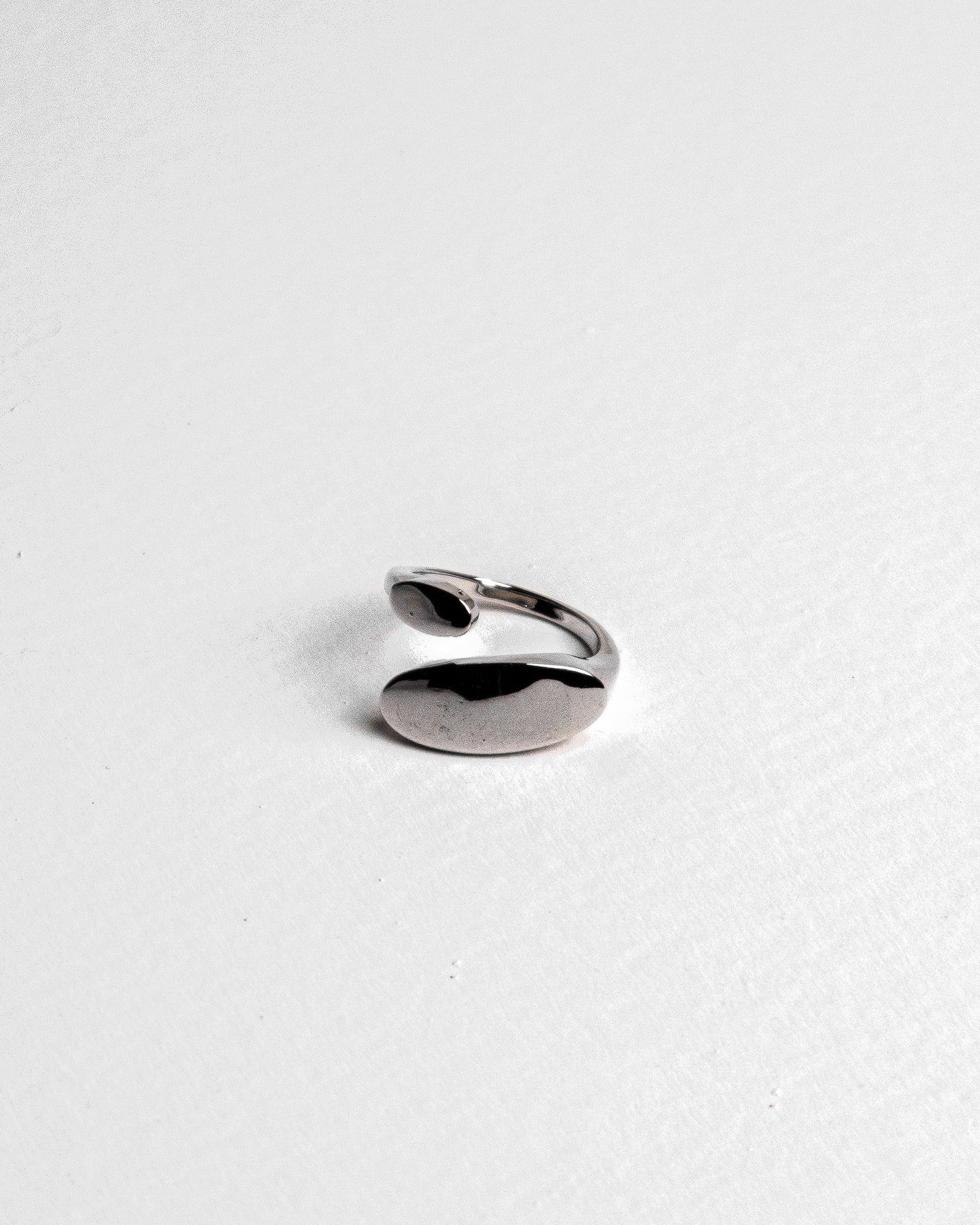 IVORY ECLIPSE RING - Count Valentine