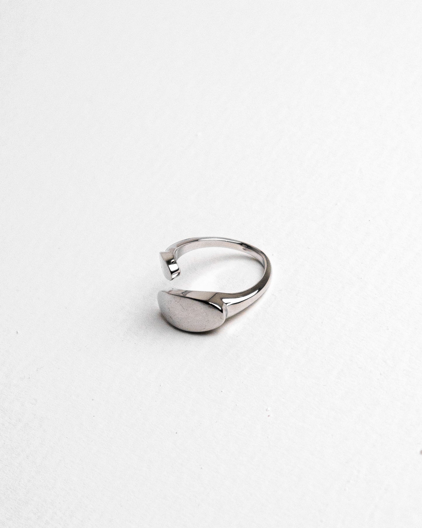 IVORY ECLIPSE RING - Count Valentine