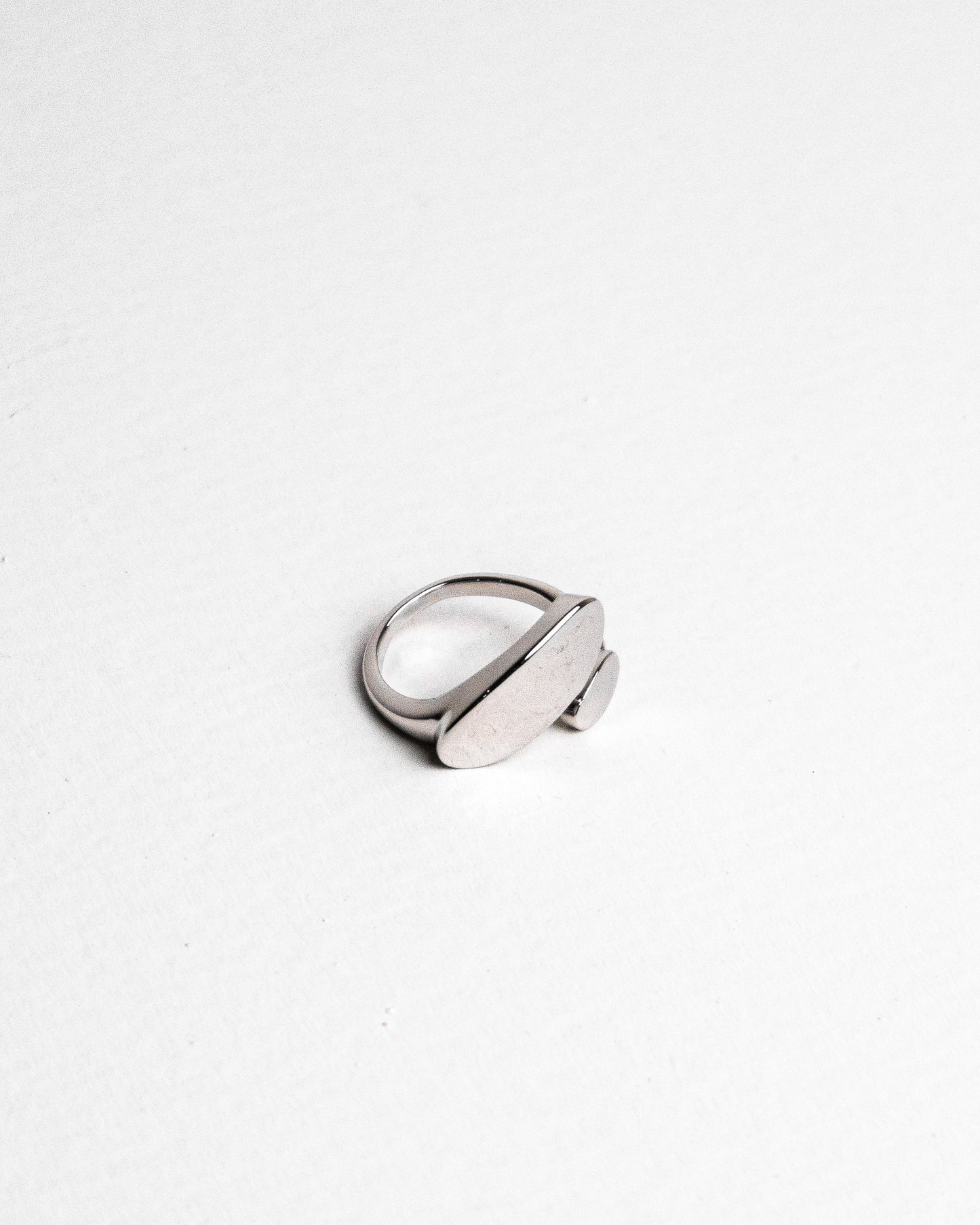 IVORY ECLIPSE RING - Count Valentine