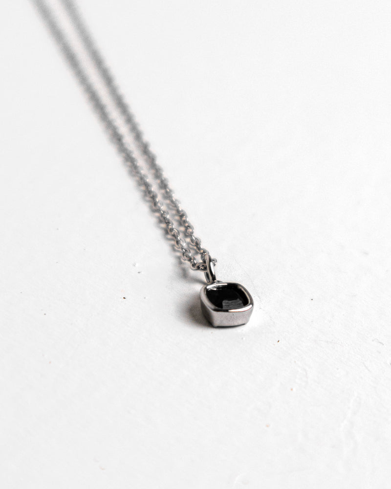 NOIR AMOUR NECKLACE - Count Valentine