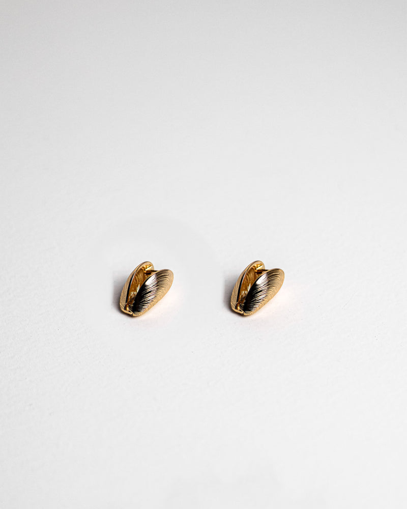 SEASIDE WAVES EARRINGS - Count Valentine